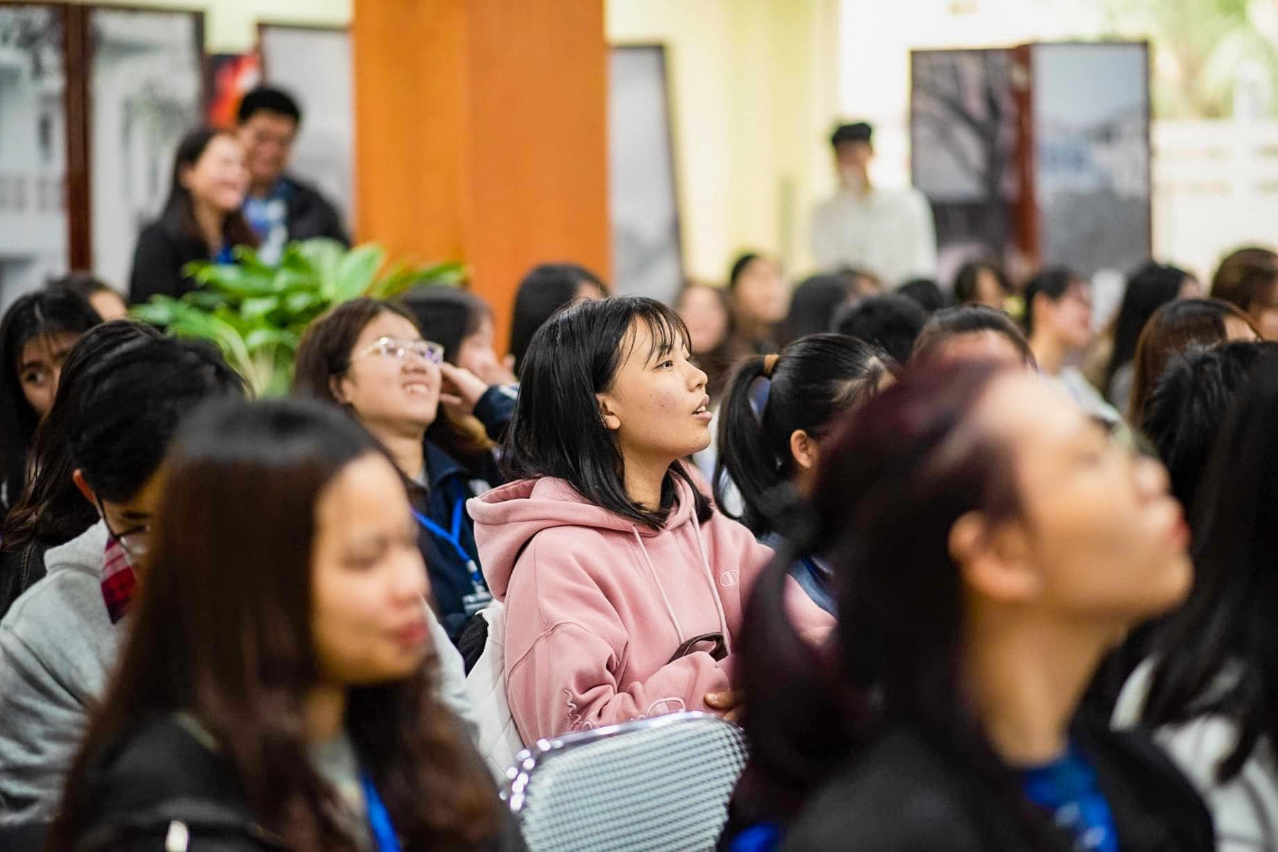 YourE Talk: Nâng cao giá trị ứng tuyển cho sinh viên ngành ngôn ngữ trường Đại học Ngoại Ngữ, Đại học Quốc gia Hà Nội (24/1/2021)
